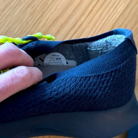Women’s Navy Blue Allbirds Tree Dasher! - Picture 6 of 6